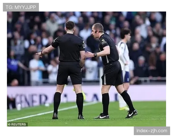 北伦敦德比两次因裁判设备频率干扰中断比赛