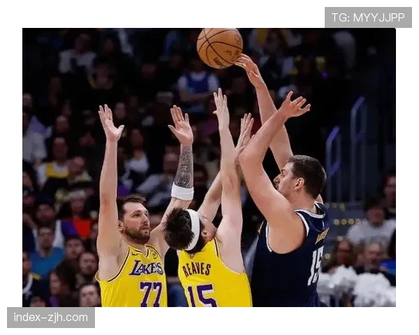 掘金场均122.5分进攻效率122.0联盟第一，雷霆防守效率107.4第一